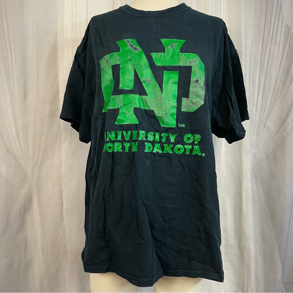 ND Black and Green Men's Short Sleeve Tee